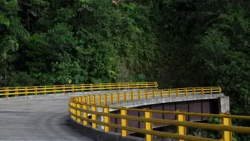 Backdrop to the movie "Suspension" #1587611