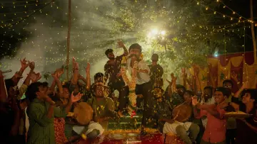 Backdrop to the movie "Jagame Thandhiram" #1088709