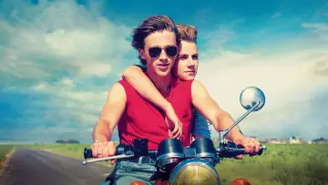 Backdrop to the movie "Summer of 85" #896303