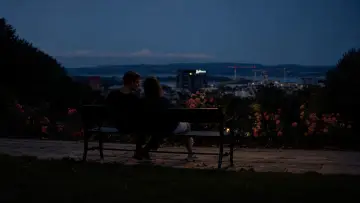 Backdrop to the movie "The Worst Person in the World" #931261