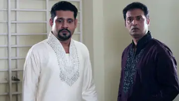 Backdrop to the movie "Onek Sadher Moyna" #1163676