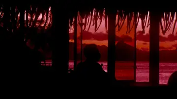 Backdrop to the movie "Pacifiction" #910871