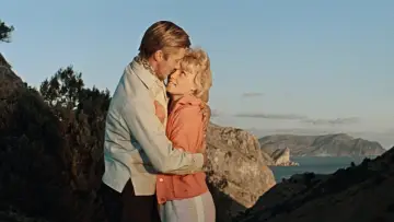 Backdrop to the movie "Three Plus Two" #1150542
