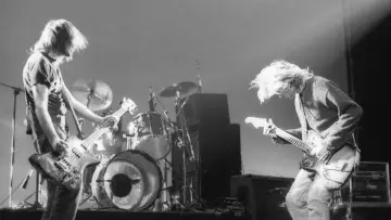 Backdrop to the movie "Nirvana: Live at the Paramount" #1059584