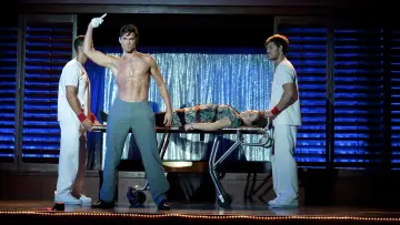 Backdrop to the movie "Magic Mike" #876106