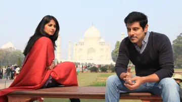 Backdrop to the movie "Thaandavam" #1148553