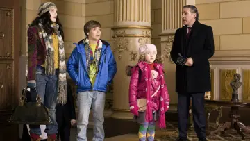 Backdrop to the movie "A Princess for Christmas" #992112