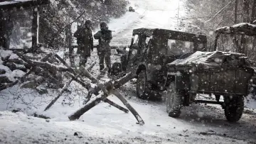 Backdrop to the movie "The Front Line" #951645