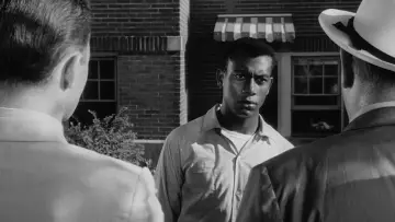 Backdrop to the movie "The Intruder" #1103894