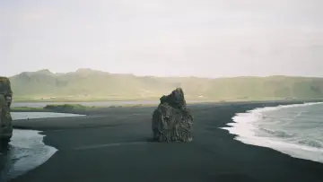 Backdrop to the movie "Once upon a time in Iceland" #1190997