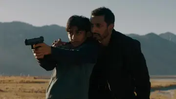 Backdrop to the movie "Encounter" #290782