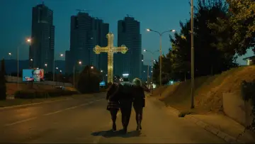 Backdrop to the movie "Heavens Above" #1631569
