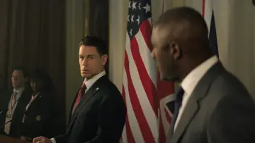 Backdrop to the movie "Heads of State" #585055
