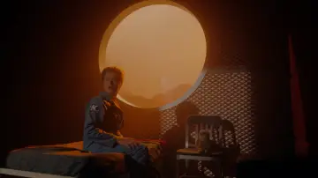 Backdrop to the movie "Moonshot" #1044271