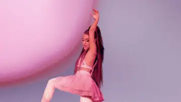 Backdrop to the movie "ariana grande: excuse me, i love you" #440201