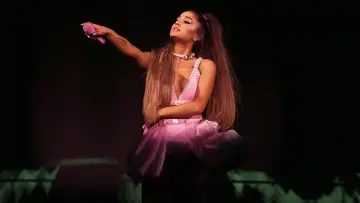 Backdrop to the movie "ariana grande: excuse me, i love you" #440210