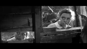 Backdrop to the movie "Never Take Sweets from a Stranger" #1578894
