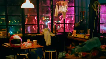 Backdrop to the movie "A Moment of Romance" #867644