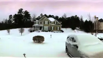 Backdrop to the movie "Snowmageddon" #1150136