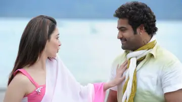 Backdrop to the movie "Oosaravelli" #819636