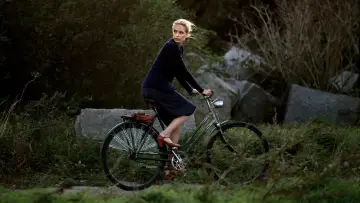 Backdrop to the movie "Barbara" #647081