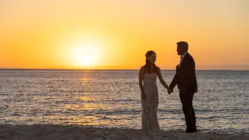 Backdrop to the movie "Ticket to Paradise" #278676
