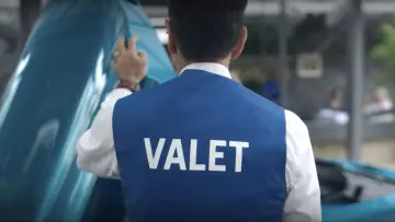Backdrop to the movie "The Valet" #886320