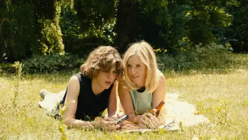 Backdrop to the movie "Last Summer" #689640