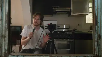 Backdrop to the movie "Bo Burnham: Inside" #1648229