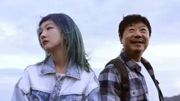 Backdrop to the movie "Strangers When We Meet" #686676