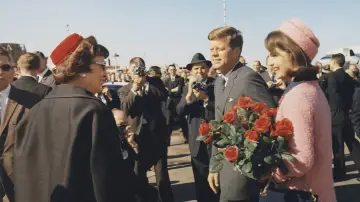 Backdrop to the movie "JFK Revisited: Through the Looking Glass" #422469