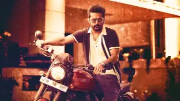 Backdrop to the movie "Macherla Niyojakavargam" #1145455