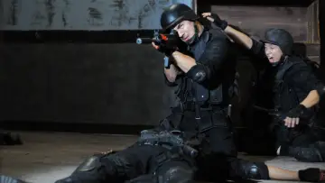 Backdrop to the movie "The Raid" #676027