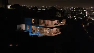 Backdrop to the movie "The Bling Ring" #873472