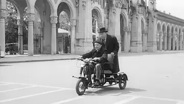 Backdrop to the movie "The Wheelchair" #1574350