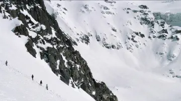 Backdrop to the movie "Society of the Snow" #861312