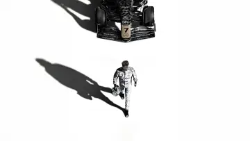 Backdrop to the movie "F1" #517593