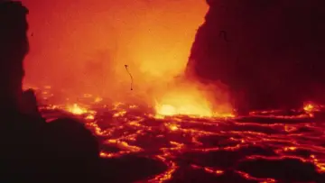 Backdrop to the movie "Fire of Love" #1025151