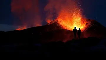 Backdrop to the movie "Fire of Love" #387115