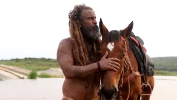 Backdrop to the movie "Thangalaan" #885923