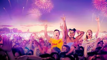 Backdrop to the movie "6 Festivals" #742421