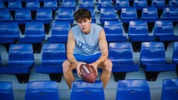 Backdrop to the movie "Sidelined: The QB and Me" #516913