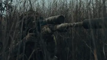 Backdrop to the movie "Sniper: The White Raven" #203849