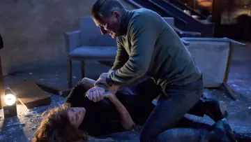 Backdrop to the movie "Canary Black" #622819