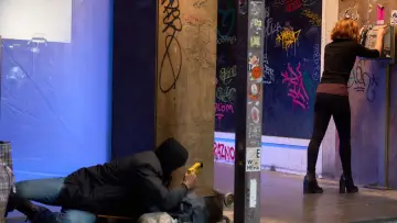Backdrop to the movie "Canary Black" #623024
