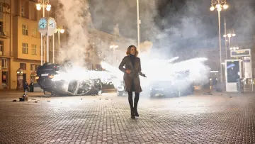 Backdrop to the movie "Canary Black" #623110