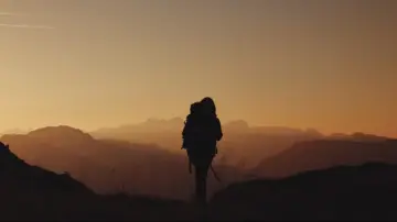 Backdrop to the movie "The Trail" #979048