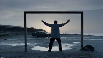 Backdrop to the movie "Close Your Eyes" #758817