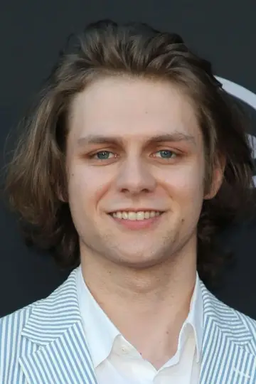 Photo Ty Simpkins #66881