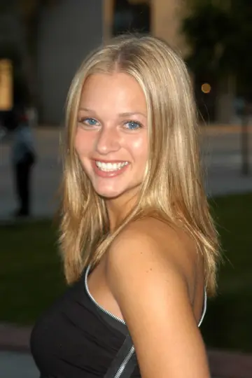 Photo A.J. Cook #50585
